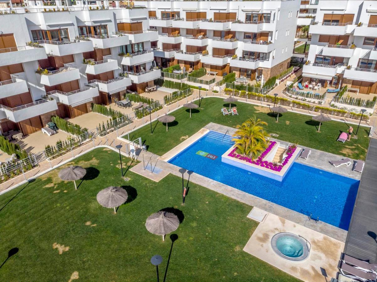 Modern 2 bedroom apartment in Terrazas de Campoamor Dehesa de Campoamor  Buitenkant foto